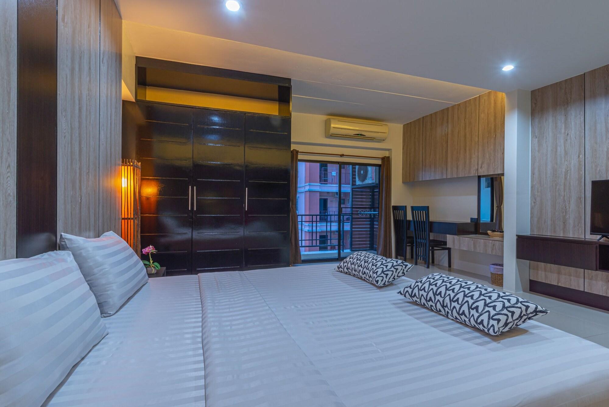 Grand Marina Residence Hotel Ban Laem Chabang Exterior photo