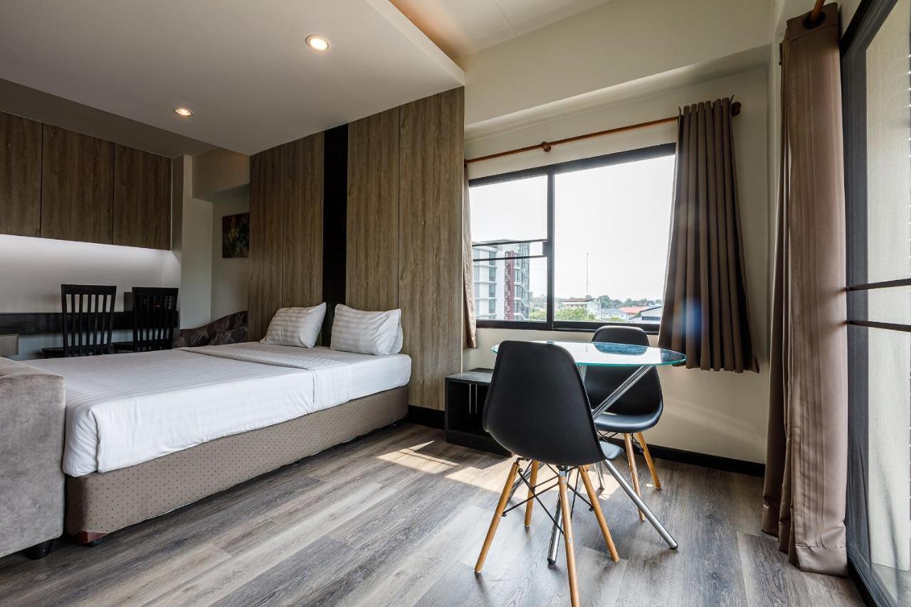 Grand Marina Residence Hotel Ban Laem Chabang Exterior photo