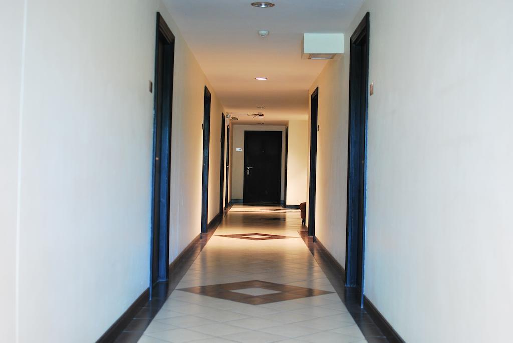 Grand Marina Residence Hotel Ban Laem Chabang Exterior photo