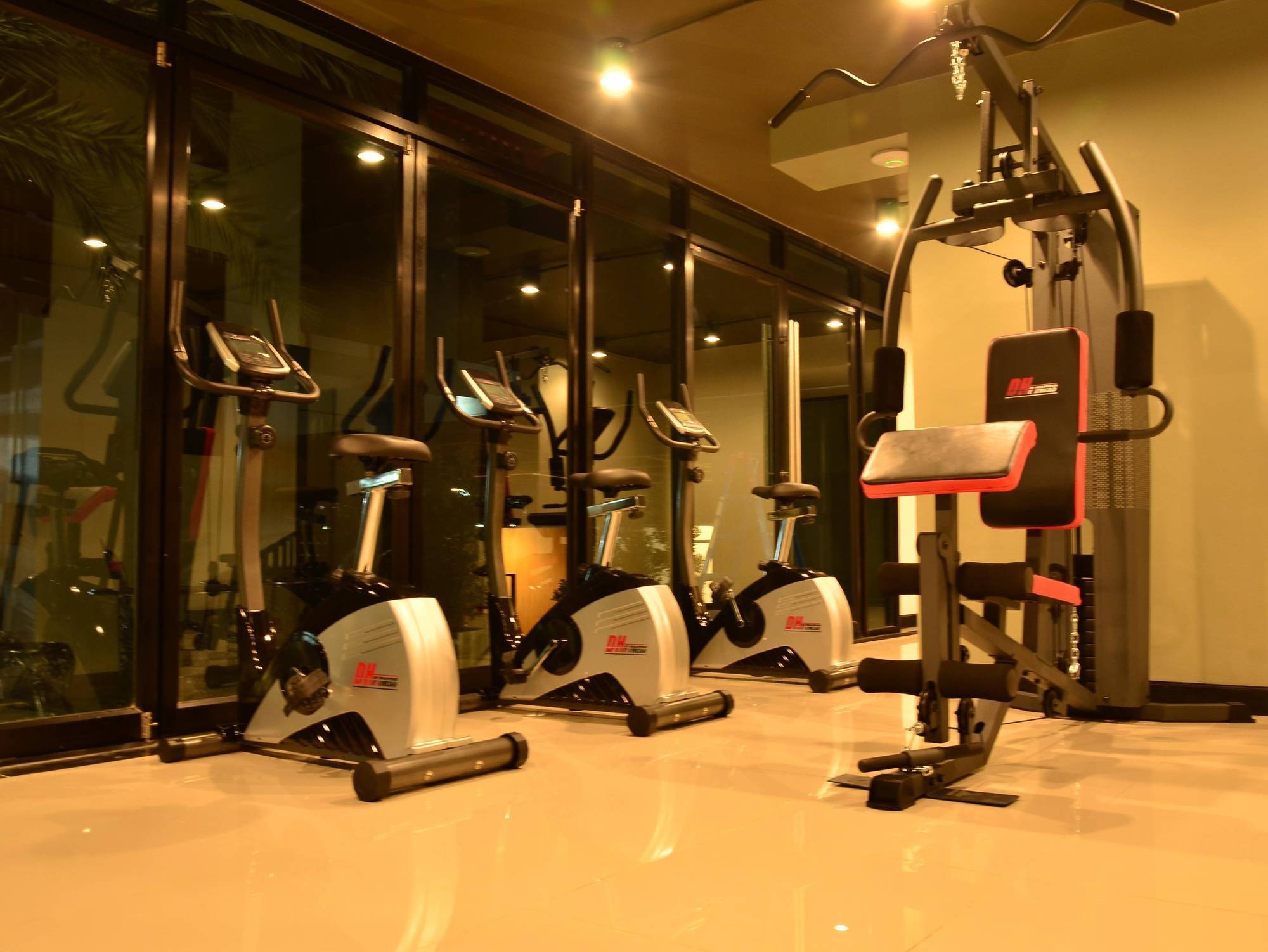 Grand Marina Residence Hotel Ban Laem Chabang Exterior photo