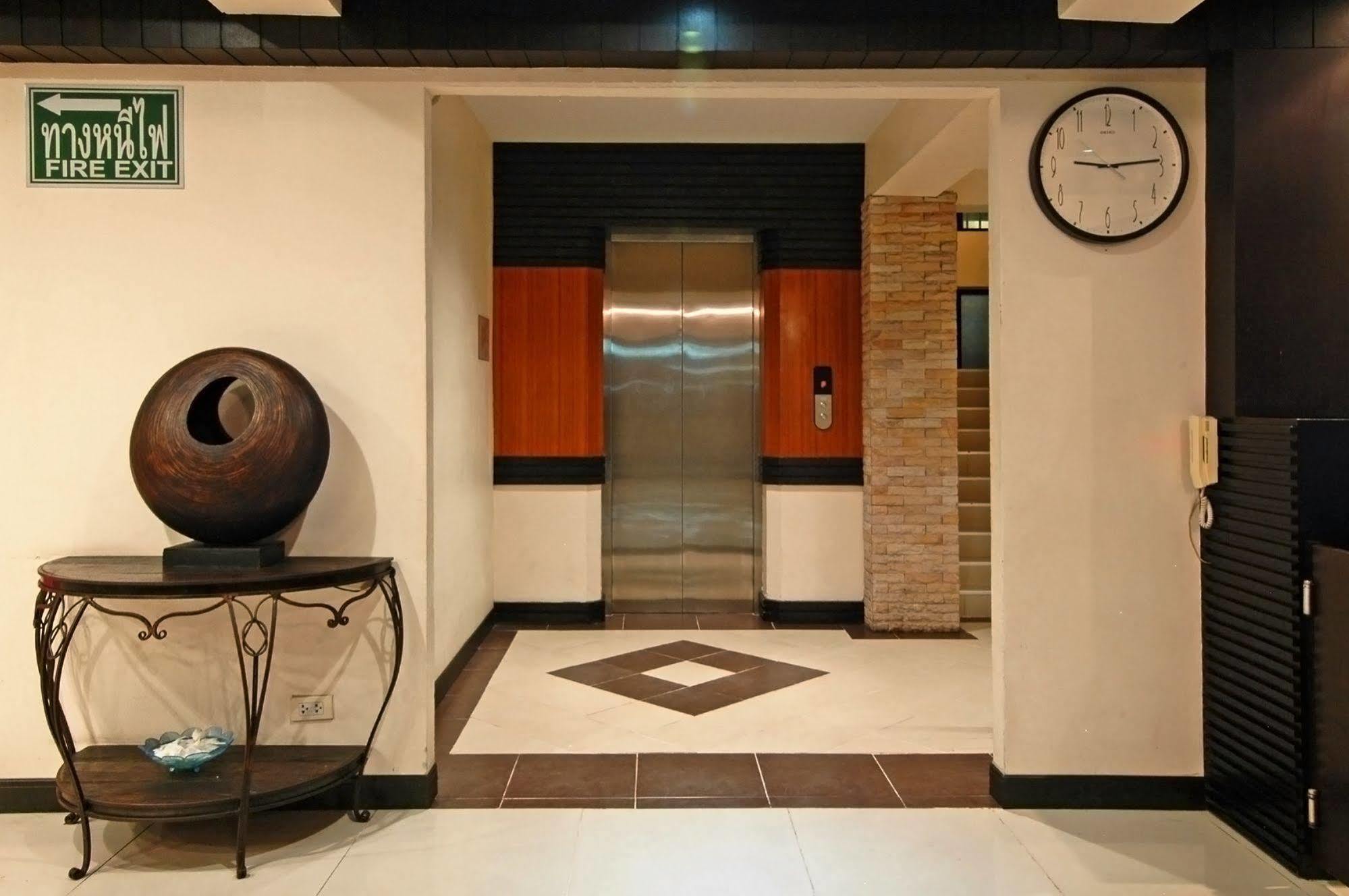 Grand Marina Residence Hotel Ban Laem Chabang Exterior photo