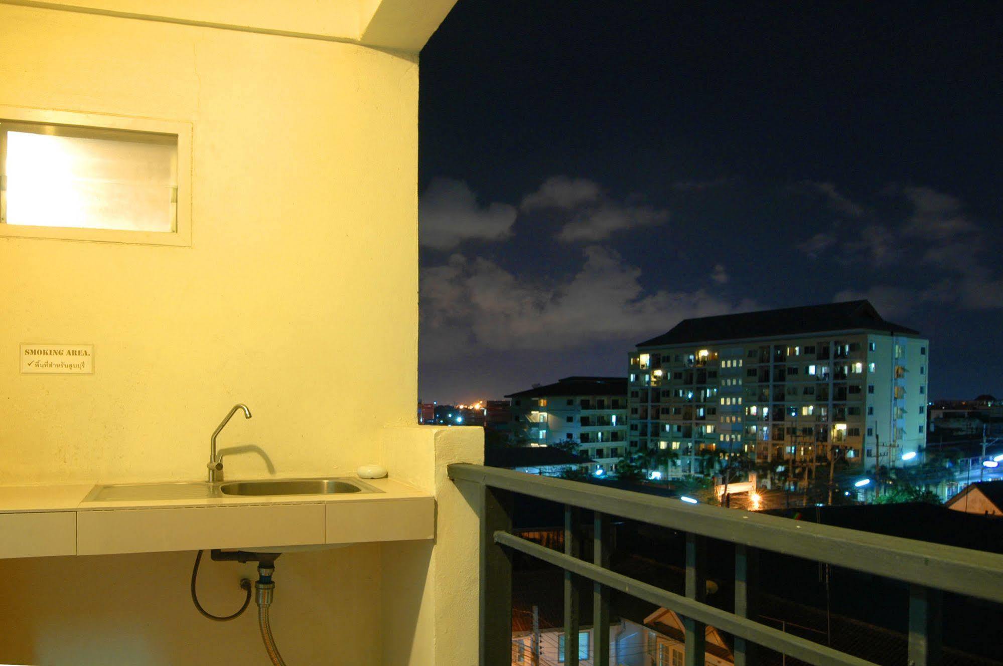 Grand Marina Residence Hotel Ban Laem Chabang Exterior photo